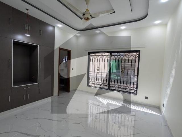 10 Marla Double Unit House For Rent In Bahria Town Phase 8