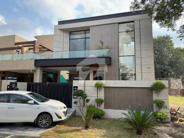 10 marla elegant and fully maintained super hot located bungalow is available in the best block of dha lahore