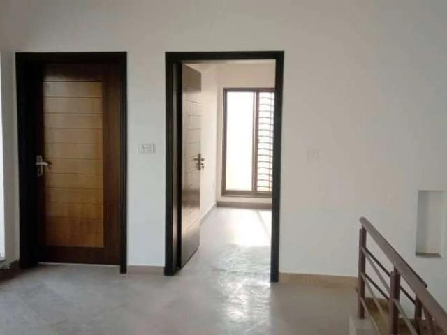 10 Marla Excellent Condition House in Ex Air Avenue. Lahore Air Avenue ID 25876