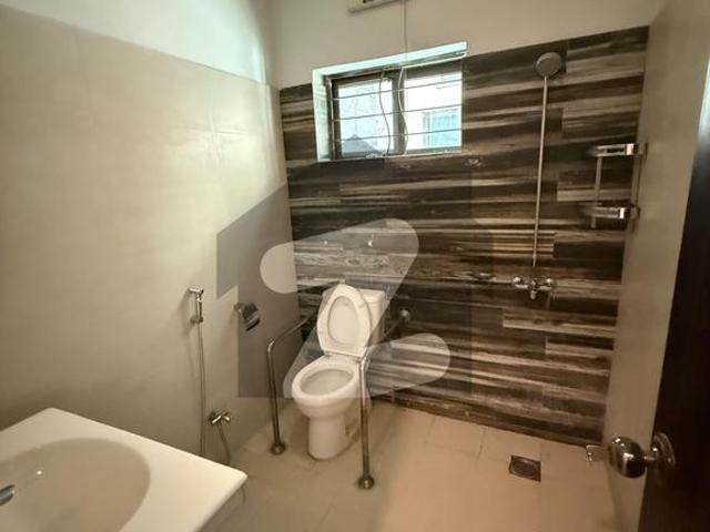 10 marla facing park 4 bedroom house available for rent askari 10 sector a