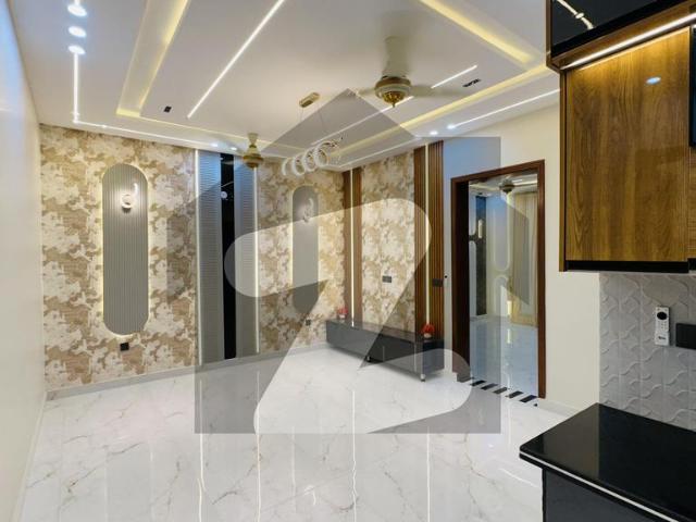 10 Marla Facing Park Beautiful Designer'S House For Sale In Central Park Lahore Central Park Block G