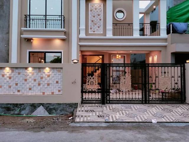 10 marla facing park beautiful house avaiable for sale lahore lake city id 79584