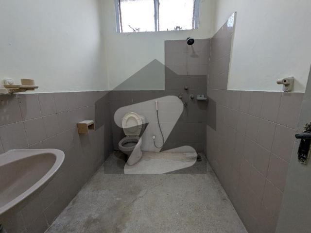 10 Marla Flat First Floor Askari 1 Available For Rent. Askari 1