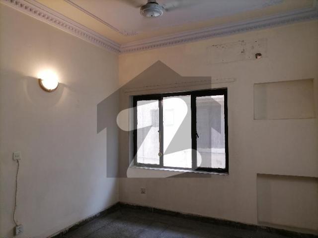 10 Marla Flat for rent in Askari 5