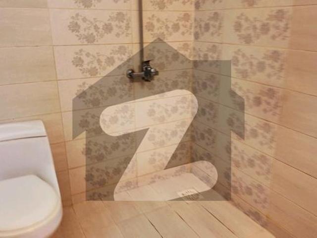 10 Marla Flat For rent In Rs. 145000 Only Askari 11