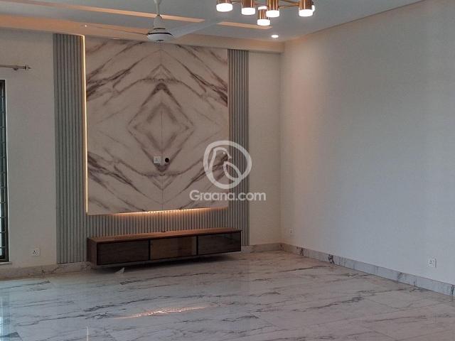 10 Marla Flat for Rent