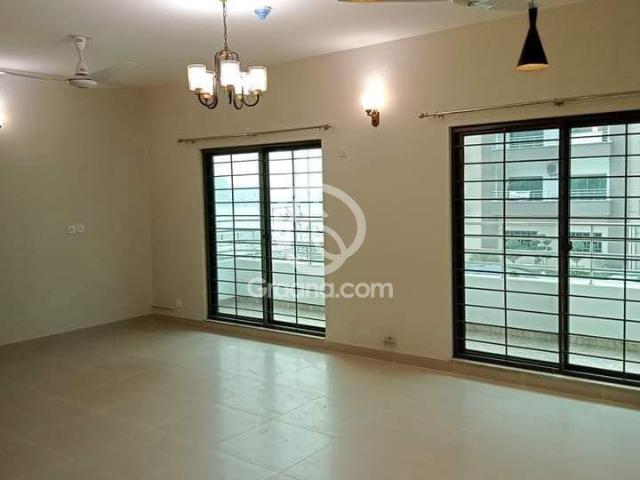 10 Marla flat for rent