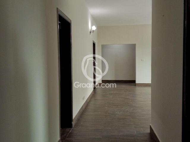 10 Marla Flat for Rent