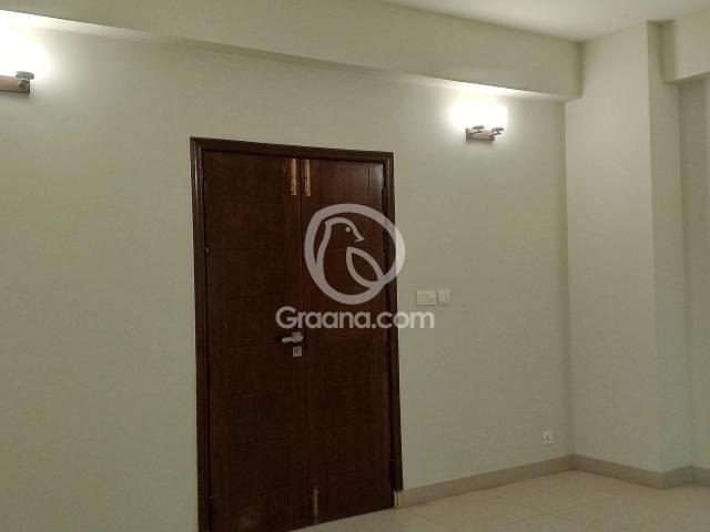 10 Marla Flat for Rent