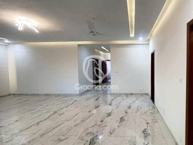 10 Marla Flat for Rent