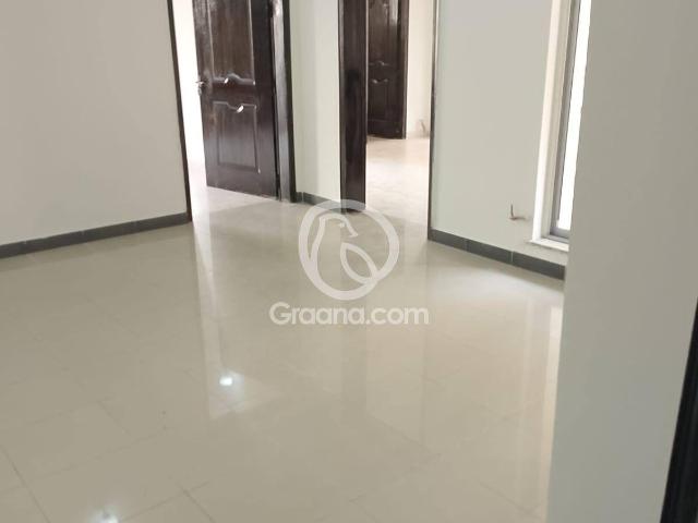10 Marla Flat for Rent