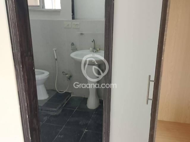 10 Marla Flat for Rent