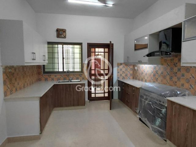 10 Marla Flat for Sale