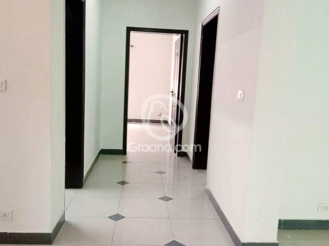 10 Marla Flat for Sale
