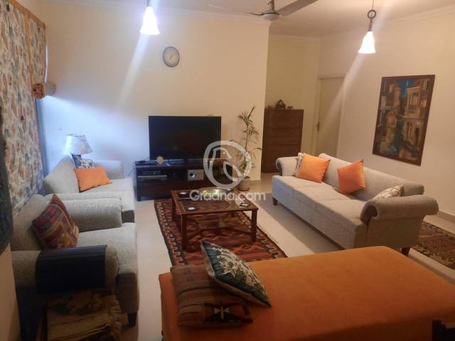 10 Marla flat for sale