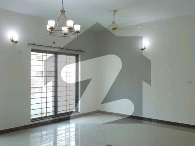 10 Marla Flat In Beautiful Location Of Askari 11 In Lahore For Rent Askari 11