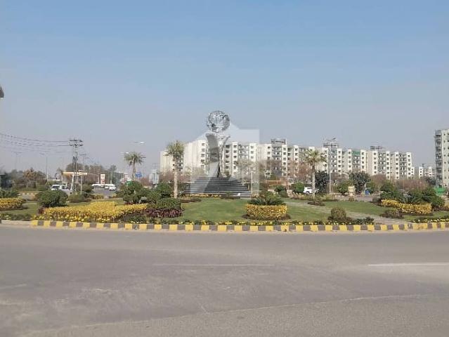 10 Marla Flat In Stunning Askari 11 Is Available For Sale