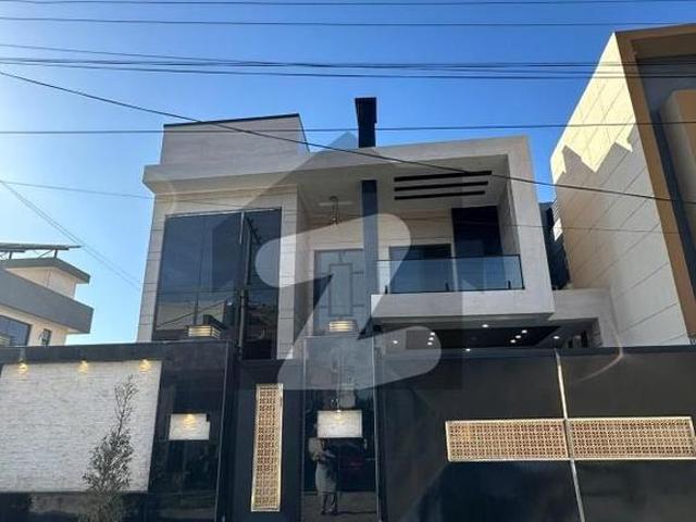 10 marla fresh untouch house in zone 3 at B3 sector for sale, open to T road. Regi Model Town Phase 3 Block B3