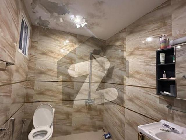10 Marla fresh house for sale in Regi Model Town Phase 3 Block C2