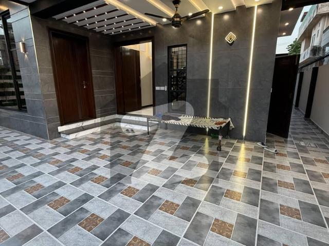 10 marla full house available for rent in central park housing scheme lahore