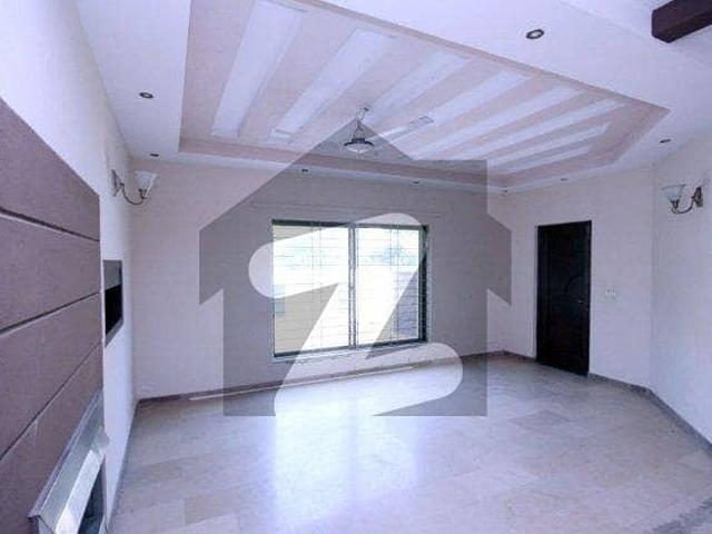 10 Marla Full House Available For Rent In DHA Phase 4