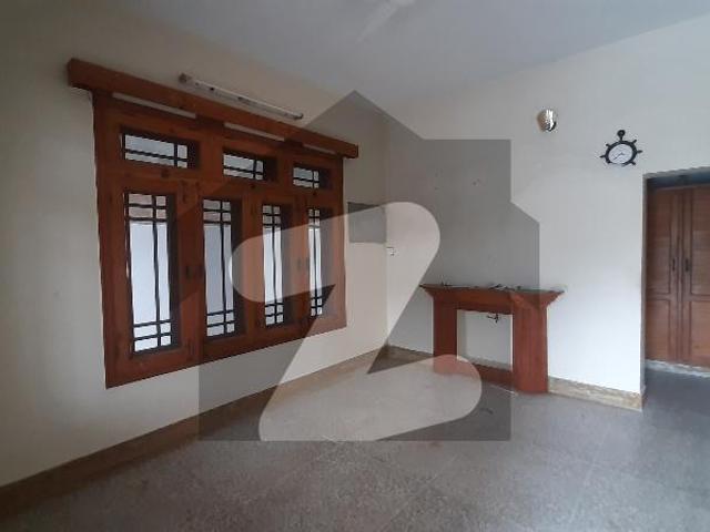 10 Marla Full house available for rent in hayatabd phase 1 Hayatabad Phase 1 E3