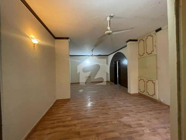 10 Marla Full House Available For Rent In Main Cantt