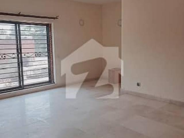 10 Marla Full House Available For Rent In Main Cantt