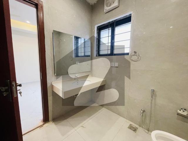 10 Marla Full House For Rent Bahria Town Phase 8