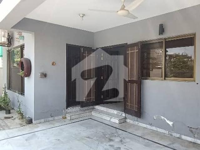 2 Kanal Corner 1st floor Separate Entry House For Rent