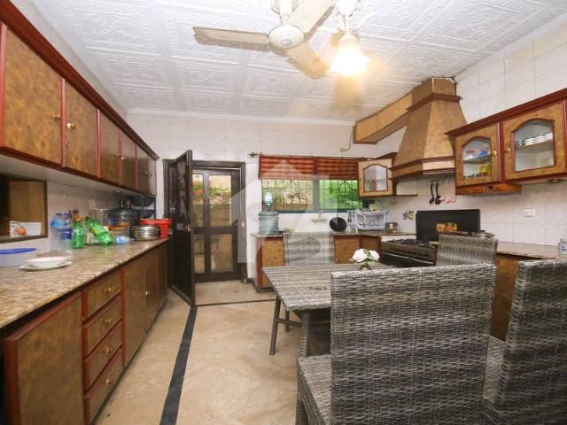 10 Marla Full House For Rent Peaceful Location, Ideal For Families