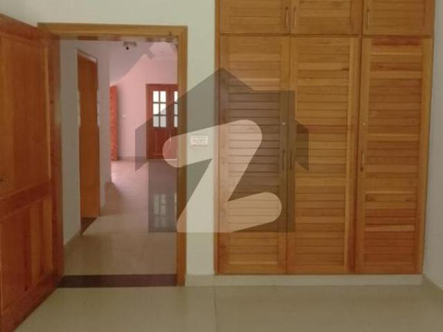 10 Marla Full House up for Rent Bahria Town Phase 3