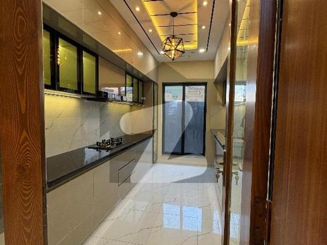 10 Marla Fully Ultra Modern And Luxurious House For Sale Royal Orchard, Multan Discover The Perfect Blend Of Modern Living And Serene Surroundings With This Beautifully Designed 10 Marla House Located On Near To Park Royal Orchard