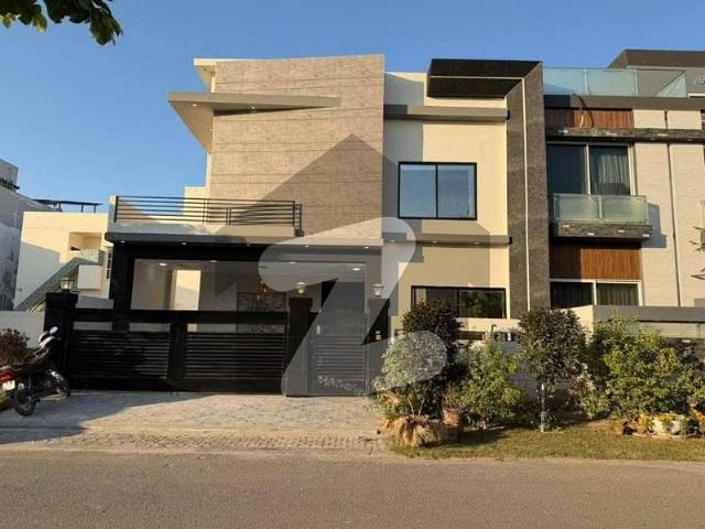 10 Marla Fully Furnished Designer House