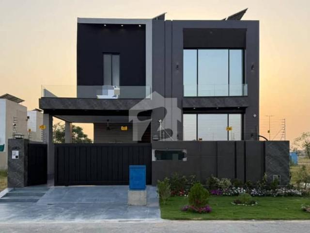 10 Marla Fully Furnished House For Sale At Top Location Near Mosque And Raya Walking Distence