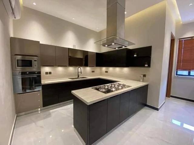 10 Marla fully furnished luxury apartment fully furnished with beds cu Lahore Gulberg ID 83885