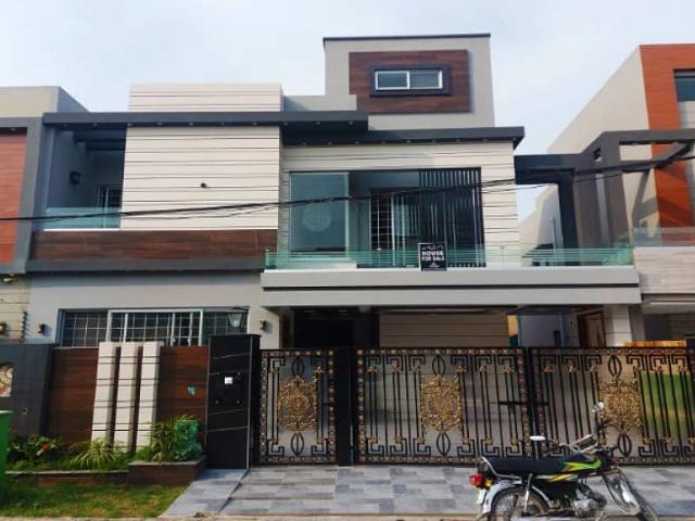 10 Marla Fully Luxurious House Shaheen Block Bahria Town Lahore Bahria Town ID 81733