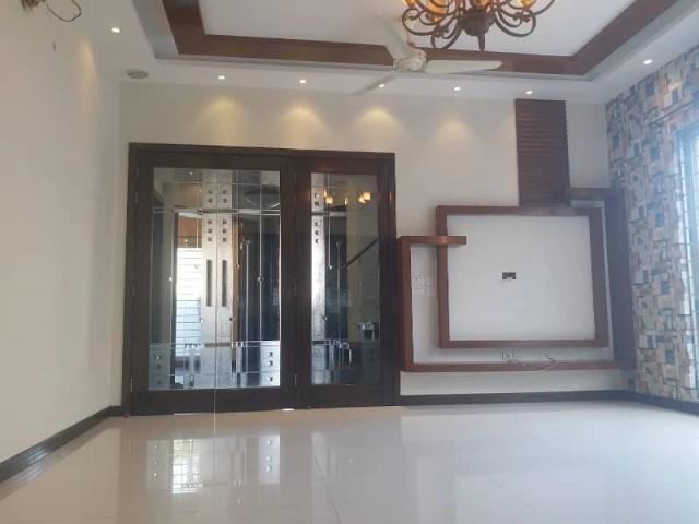 10 Marla Fully Renovated Bungalow Like Brand New at an Ideal Location Lahore DHA Defence ID 92405
