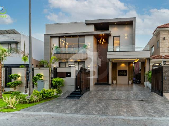 10 Marla Furnished house For Sale at Top Location near Gold Creast Mall and Park Masjid