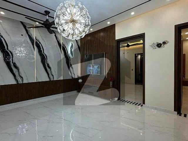10 Marla Ground Portion Available For Rent In Bahria Town Phase 7