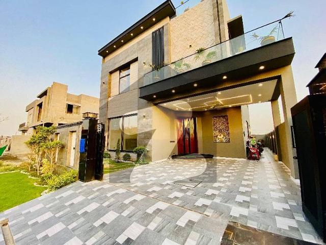 10 Marla Hot Location 5 Bedroom Luxury House For Sale | Near Main Road | Best Price Deal | Urgent Sale