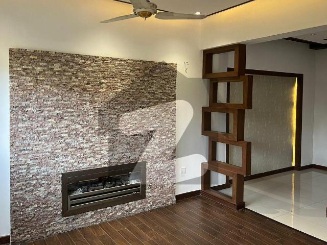 10 Marla House 70ft Road Ki Back Hot Location In DHA Phase 5 Block L