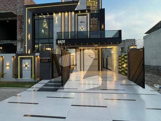 10 Marla House 130ft Front Main Boulevard Owner Builds Solid Construction House Available For Sale Prime Location Near Tooo Park And Masjid All Facilities Available Here