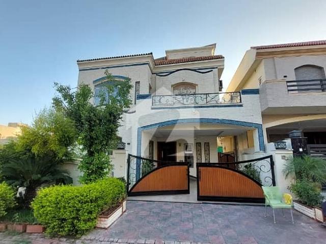 10 Marla House Up For Sale In Bahria Enclave Sector C1