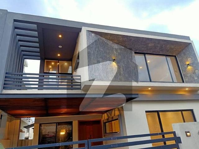 10 Marla House Up For Sale Prime Sector A Bahria Enclave