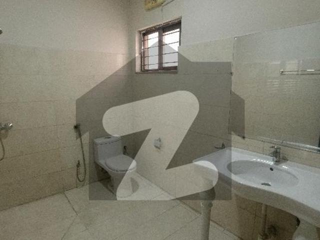 10 Marla House Up For rent In Askari 11