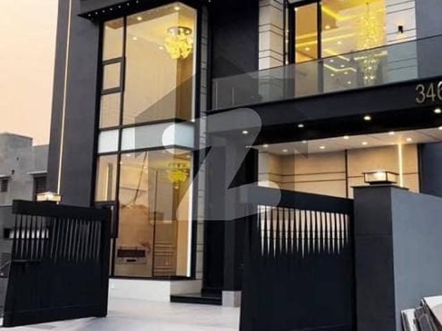 10 marla house with good construction and on elegant location available for sale in bahria town