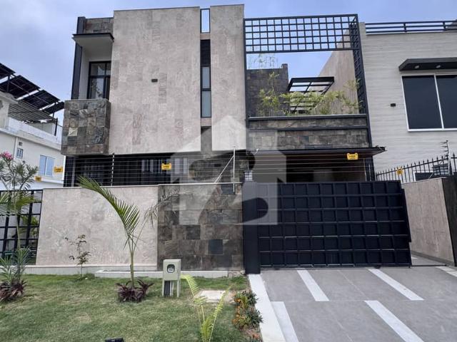 10 Marla House with Huge 8 Marla Private Lawn for Sale in E Block MPCHS B 17