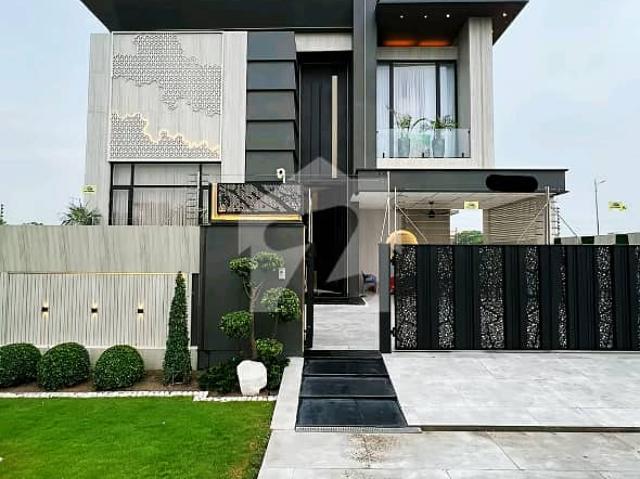 10 marla house with solid construction nearest to park & masjid available for sale in bahria town lhr