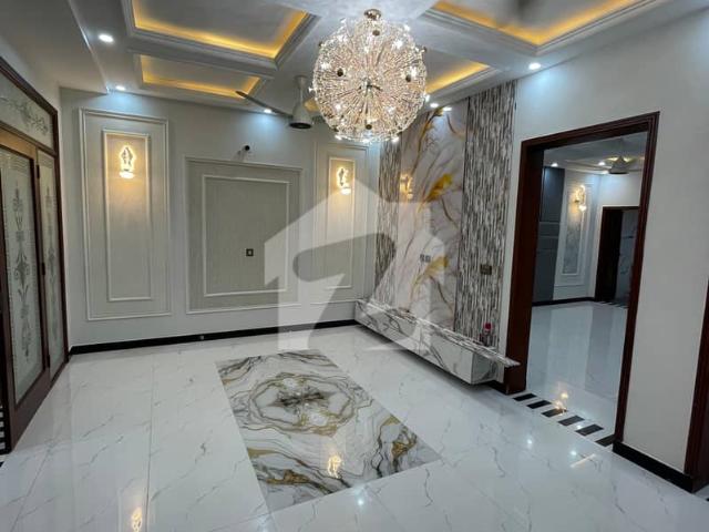 10 Marla House Available For Rent